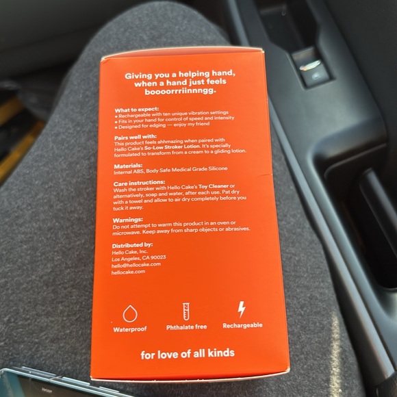 Hello Cake Vibrating Toy - Picture 2 of 3